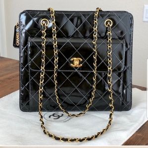 Beautiful Vintage Chanel Patent Leather Quilted Handbag Gold Hardware